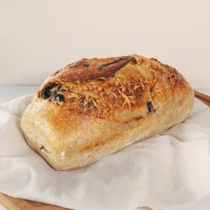 Pan con albahaca, ajo y parmesano